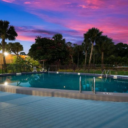 Hometowne Studios By Red Roof Vero Beach - I-95 Exterior foto